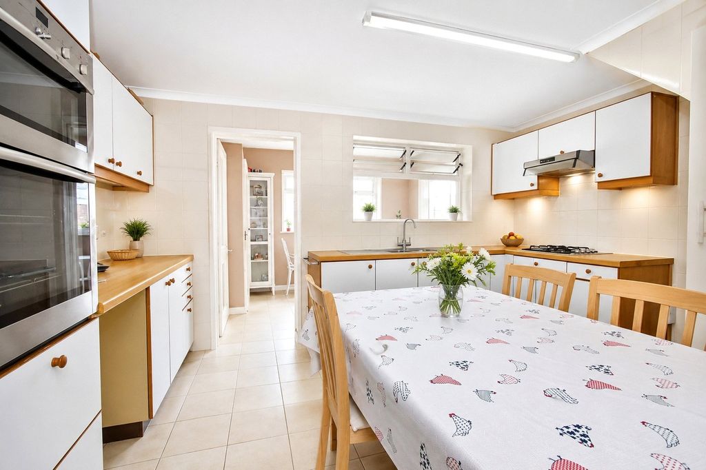 Property photo 3 of 14 Picture No. 27