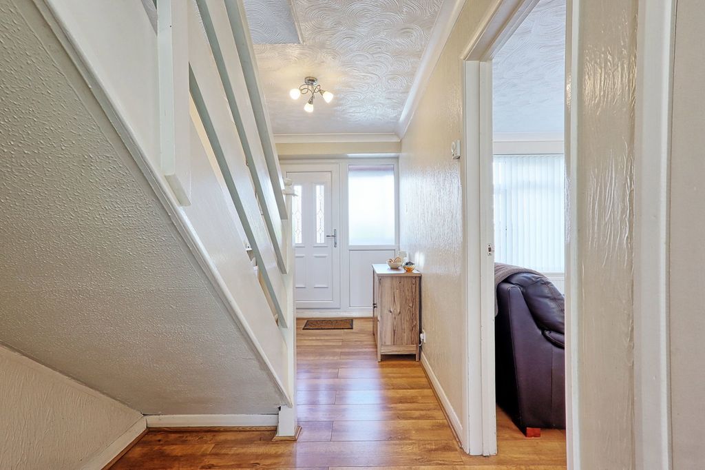 Property photo 3 of 25