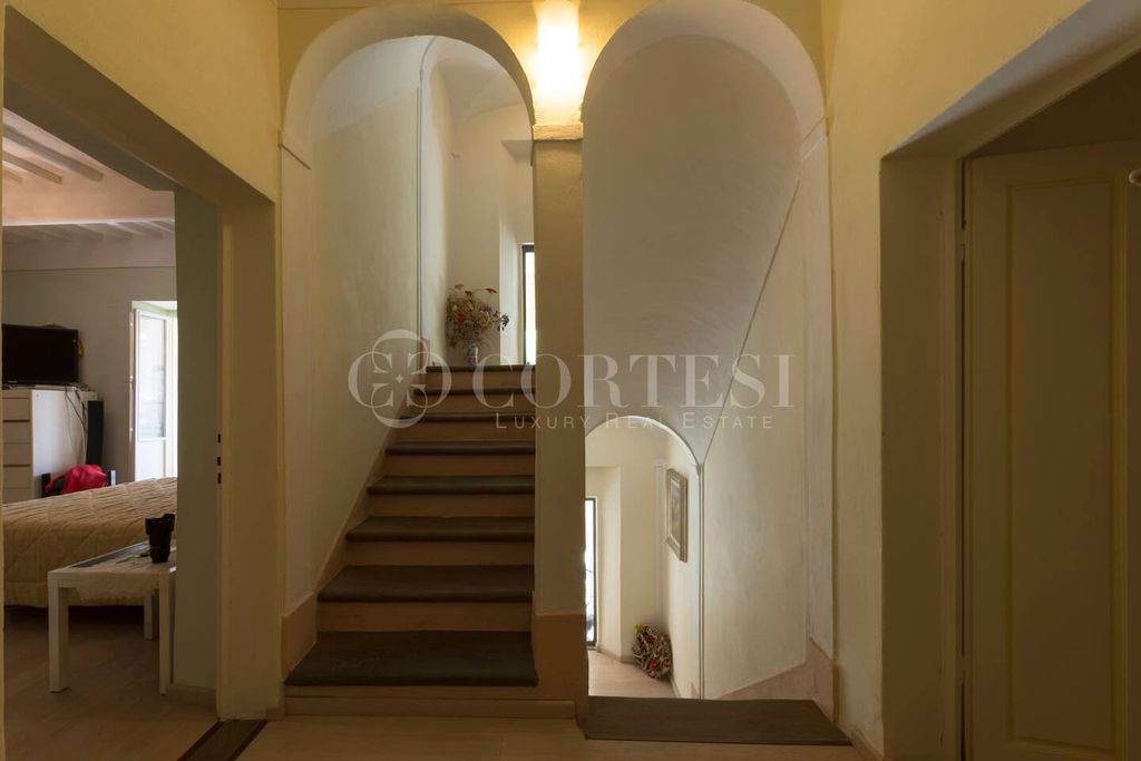 Property photo 3 of 60
