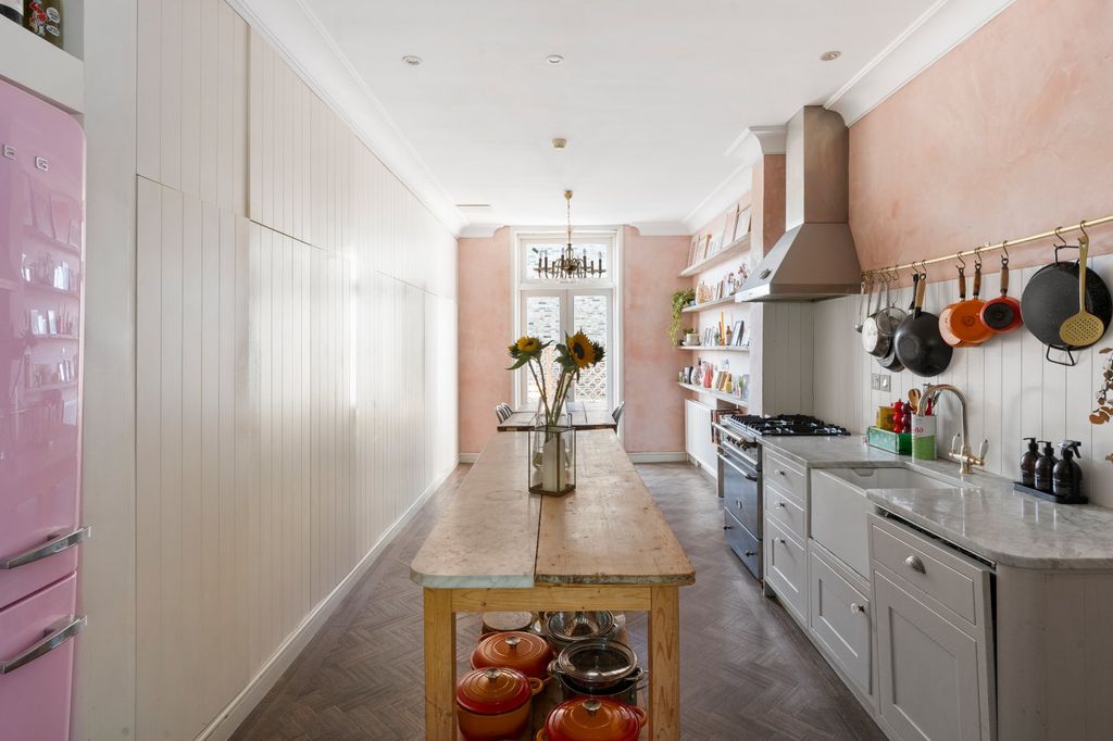 Property photo 2 of 15 Kitchen