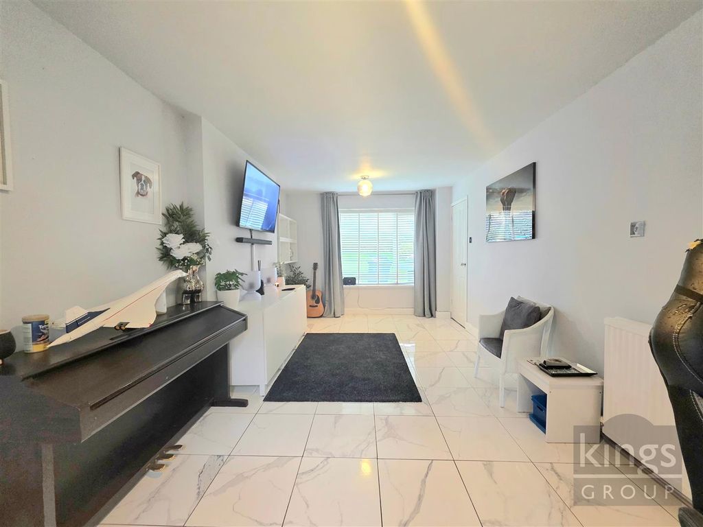 Property photo 3 of 13