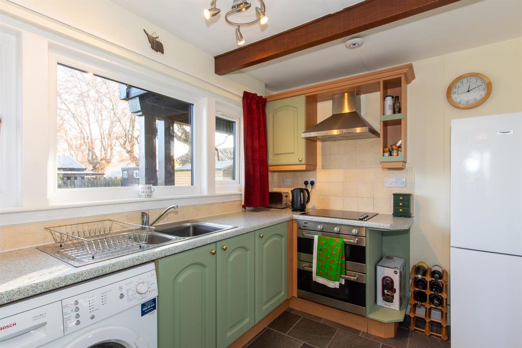 Property photo 3 of 20 Kitchen