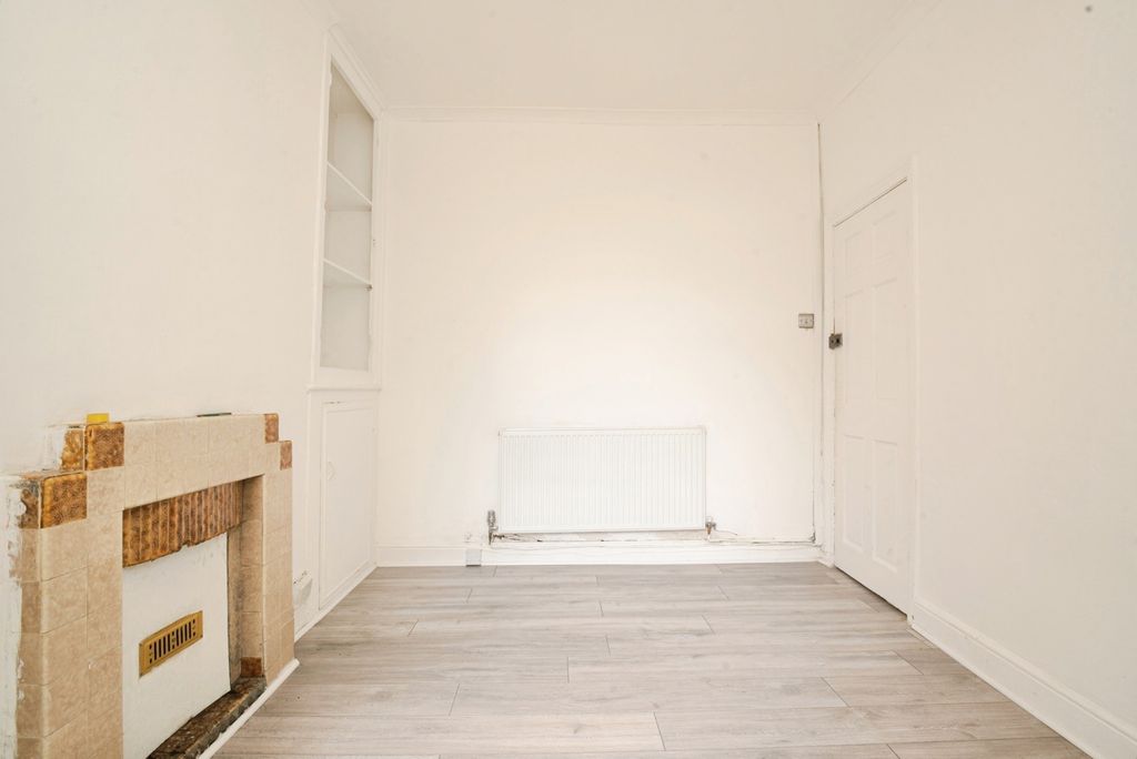 Property photo 2 of 19 Pbox-Img.Jpg