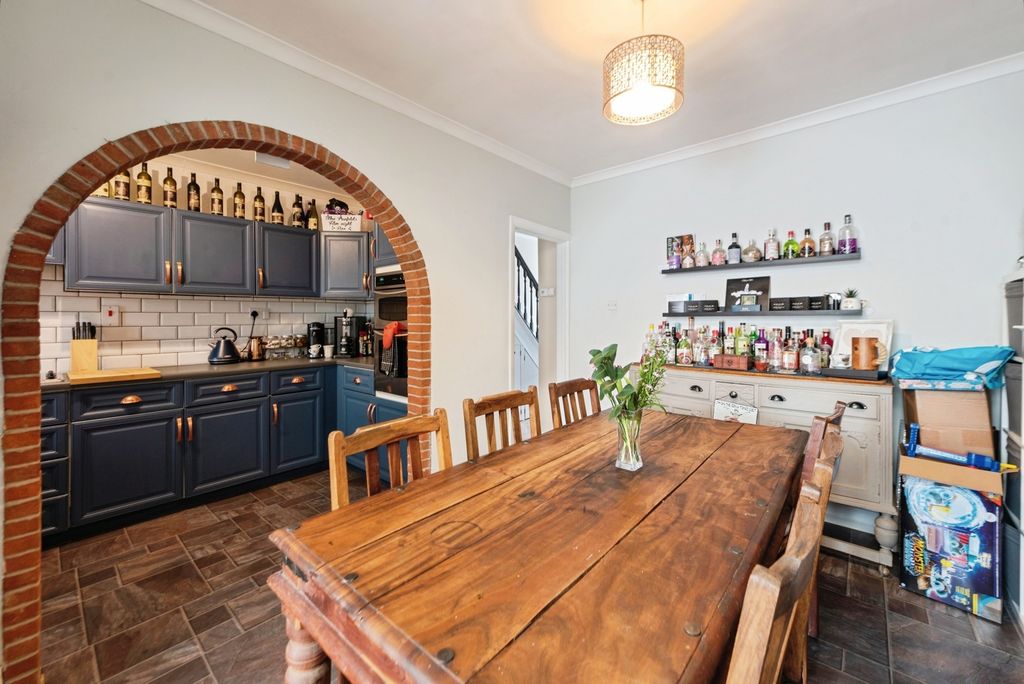 Property photo 3 of 22 Pbox-Img.Jpg