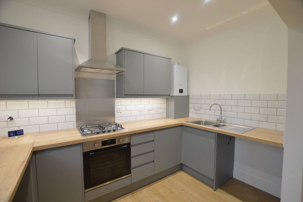 Property photo 1 of 11 Picture No. 16