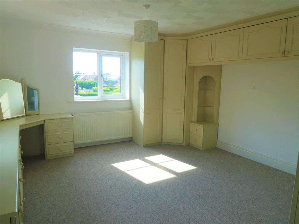 Property photo 2 of 36
