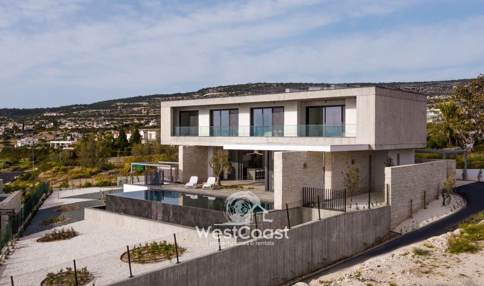 Property photo 1 of 28