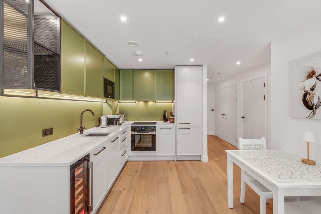 Property photo 2 of 17 Kitchen