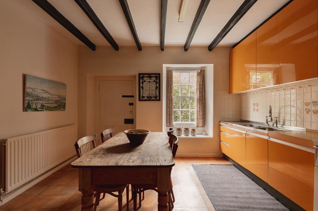 Property photo 3 of 25