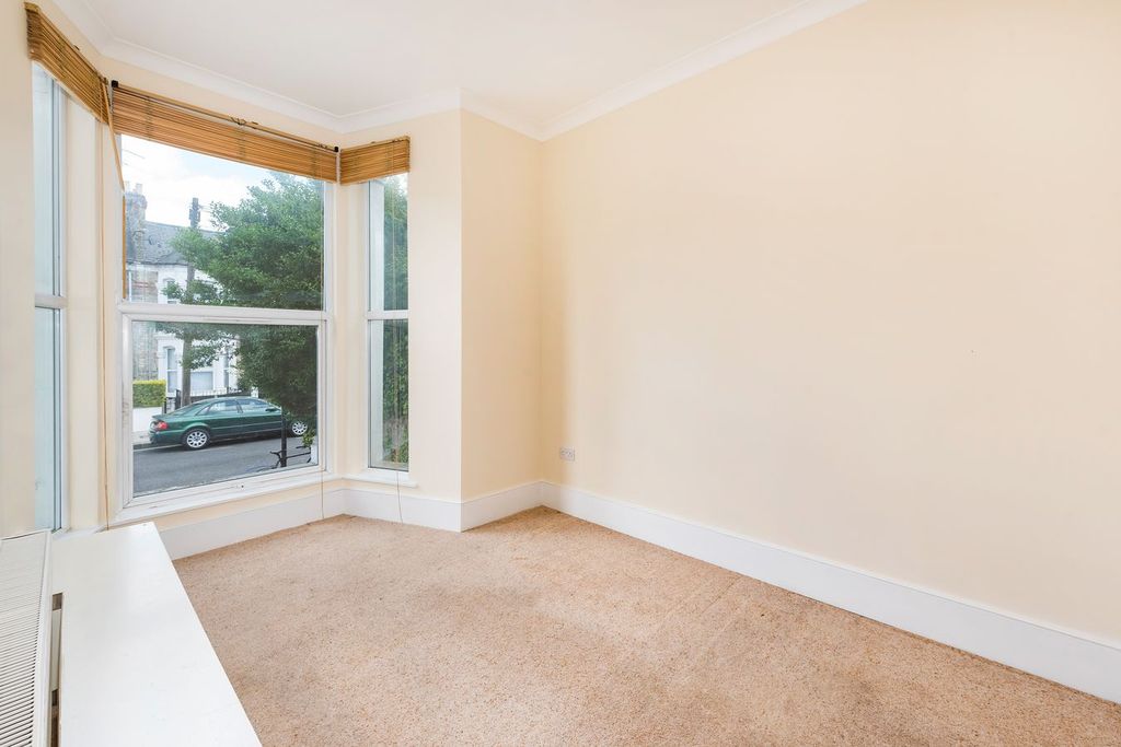 Property photo 3 of 5