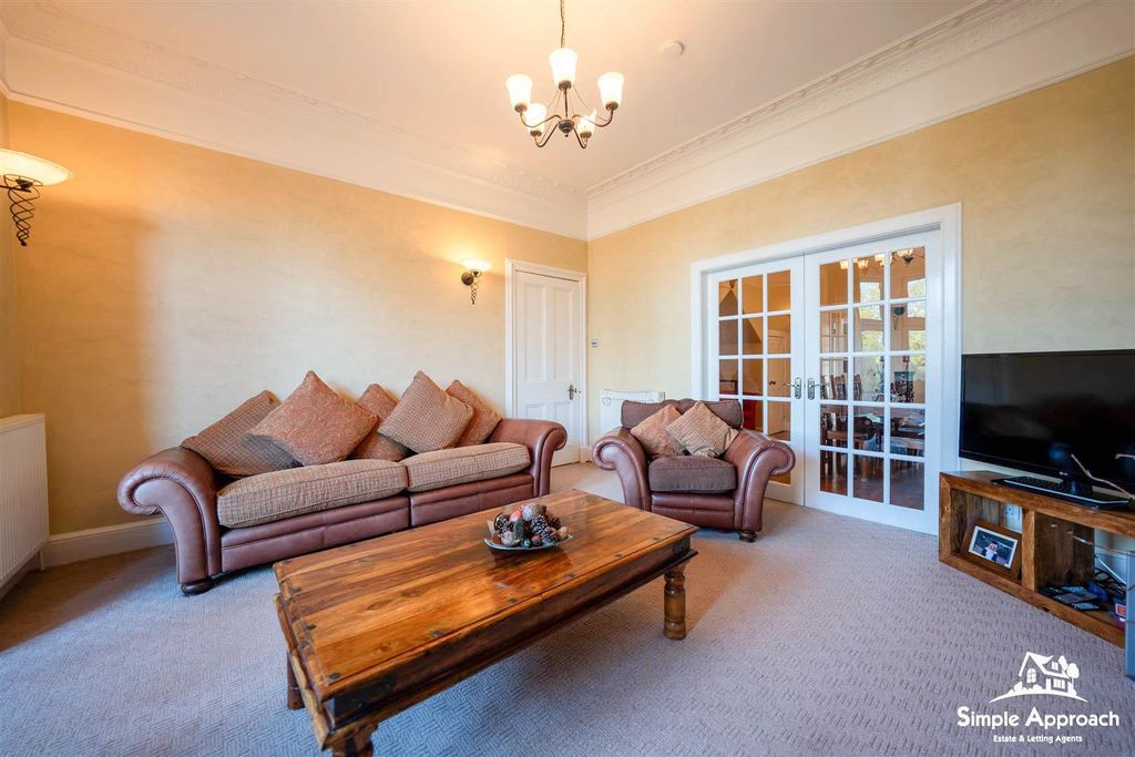 Property photo 2 of 40 Dsc02585-Hdr.Jpg