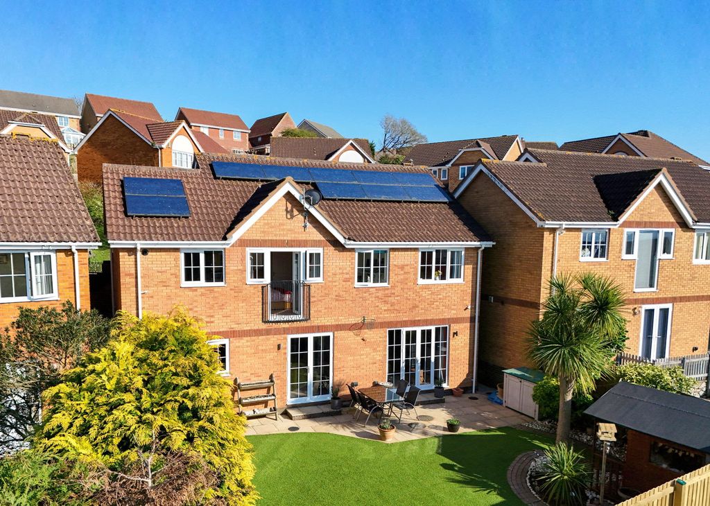 Property photo 2 of 28