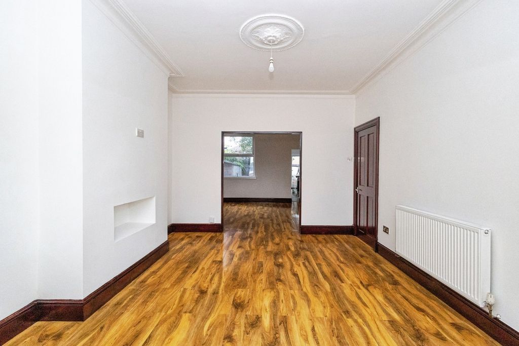 Property photo 3 of 17 Photo