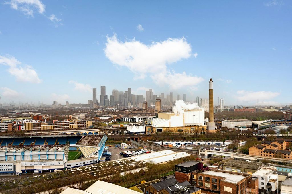 Property photo 3 of 18