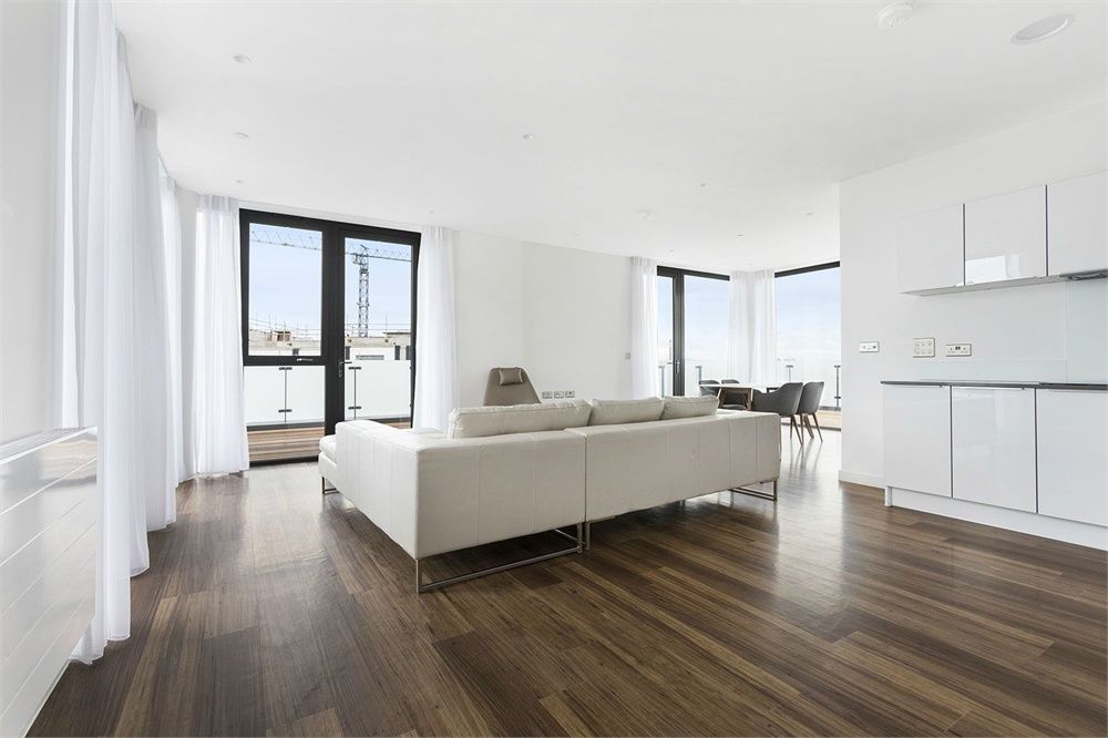 Property photo 1 of 10 Living Room