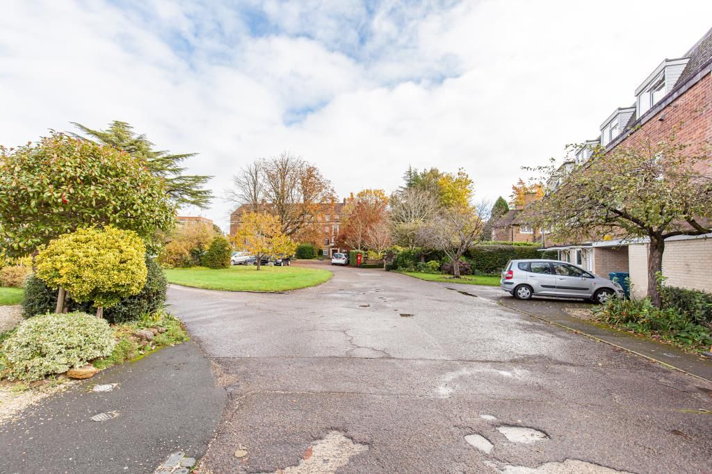 Property photo 1 of 12 External View