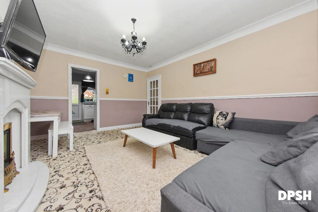 Property photo 3 of 26