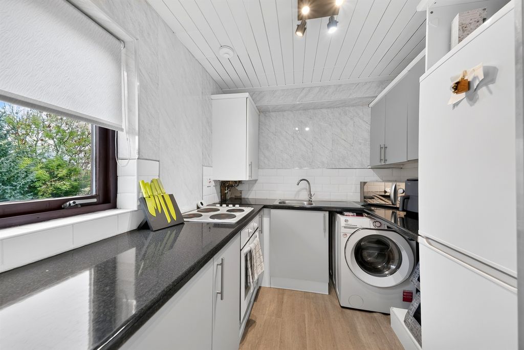 Property photo 1 of 3