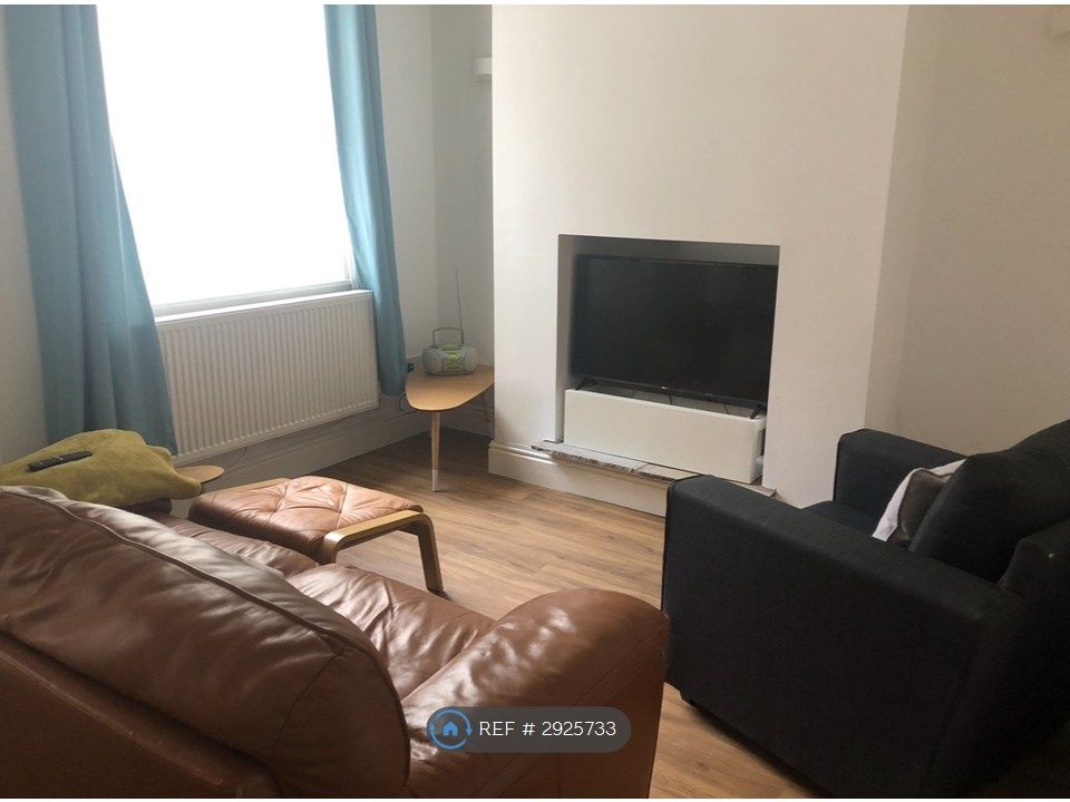 Property photo 3 of 15 Living Room
