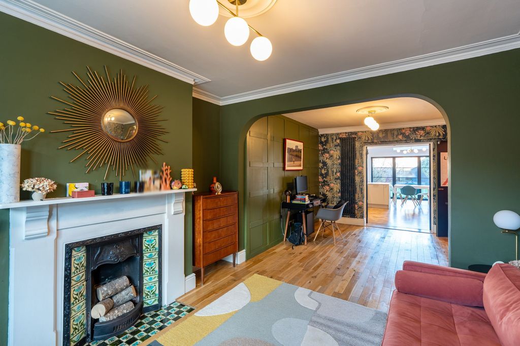 Property photo 2 of 19 Reception