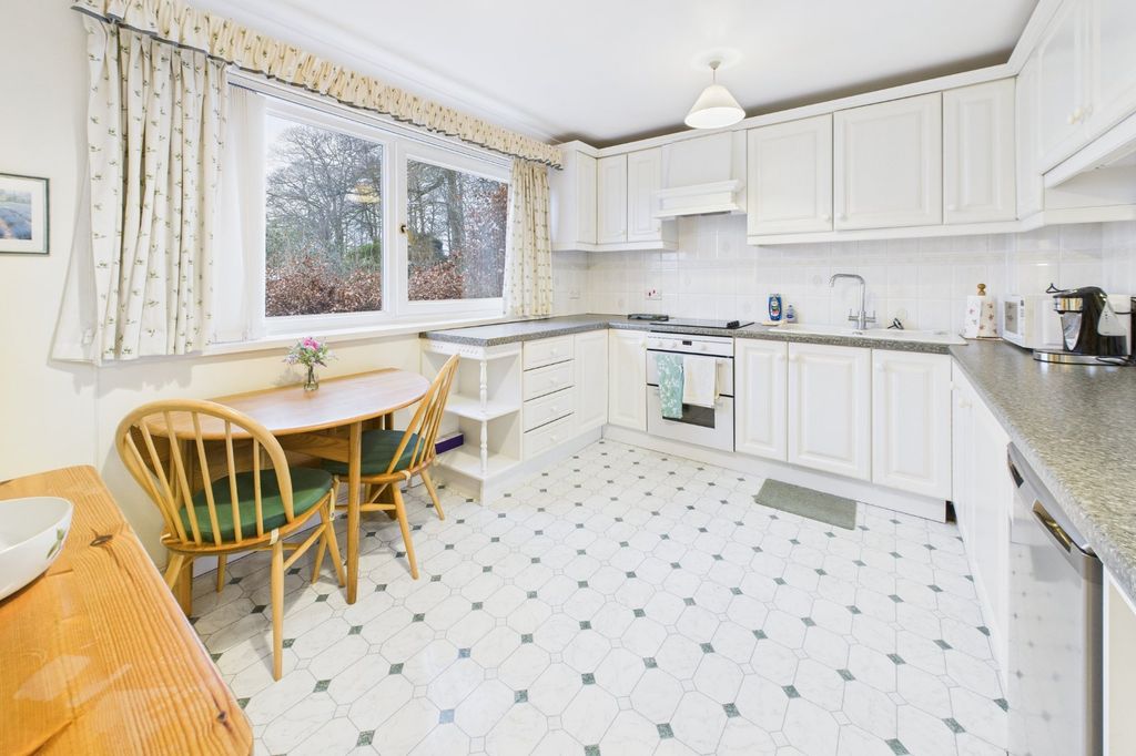 Property photo 3 of 14 Kitchen