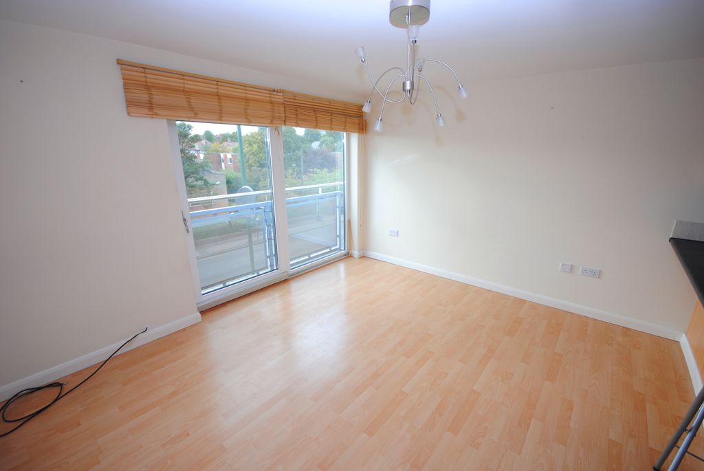 Property photo 3 of 6 Photo 03