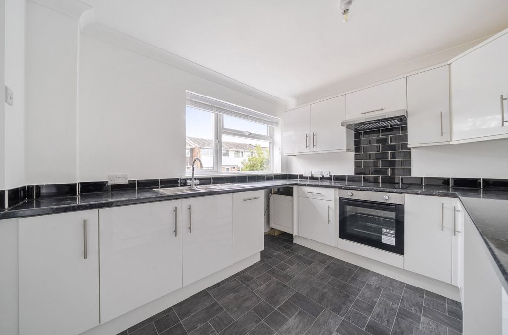 Property photo 2 of 11 1458620-28-6A0334...
