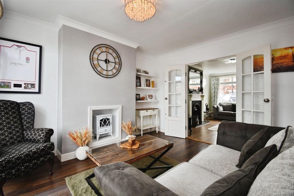 Property photo 2 of 22 57E144c4-U 20 2820 29.Jpg