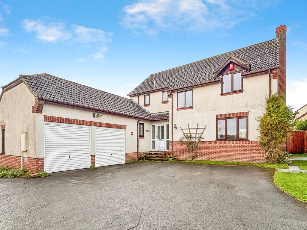 Property photo 1 of 18 Outside Front