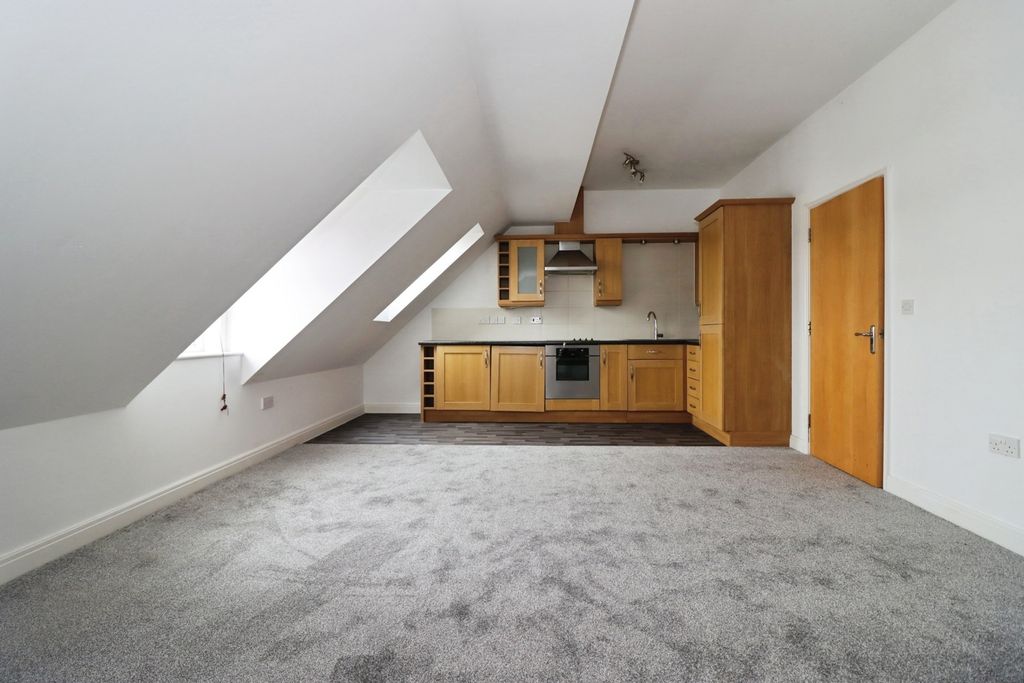 Property photo 2 of 11 Pbox-Img.Jpg