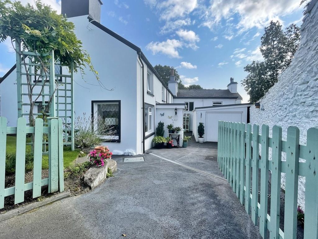 Property photo 3 of 30 Front 3.Jpg