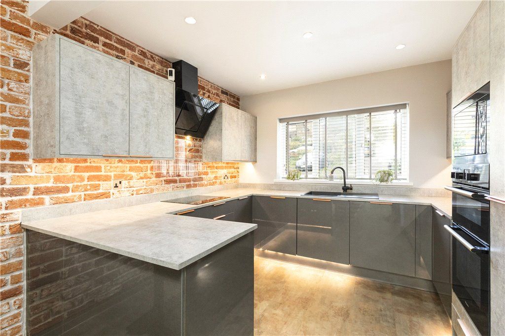Property photo 2 of 34 Kitchen