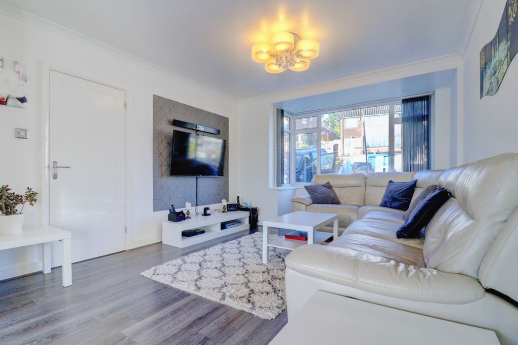 Property photo 2 of 10 Picture No. 18