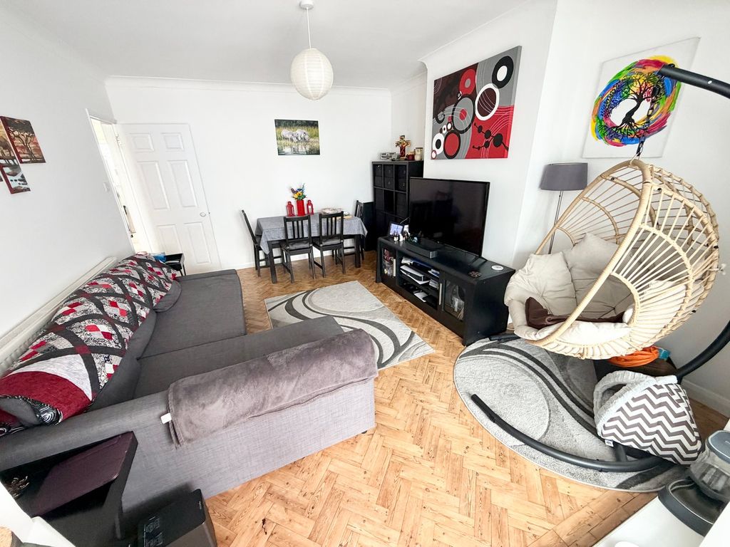 Property photo 3 of 9