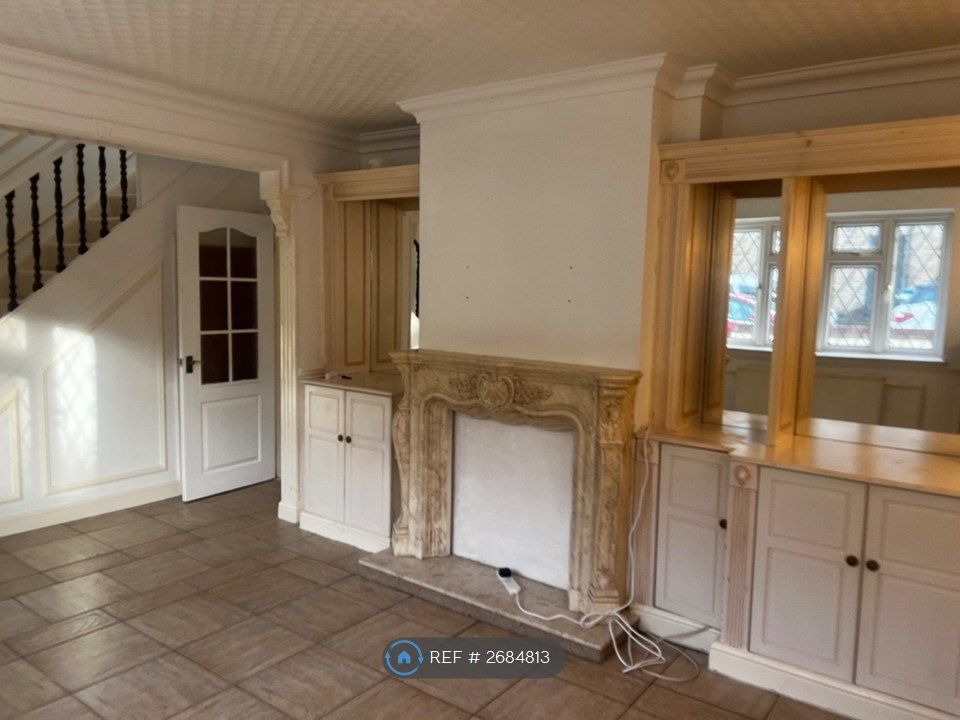 Property photo 2 of 32