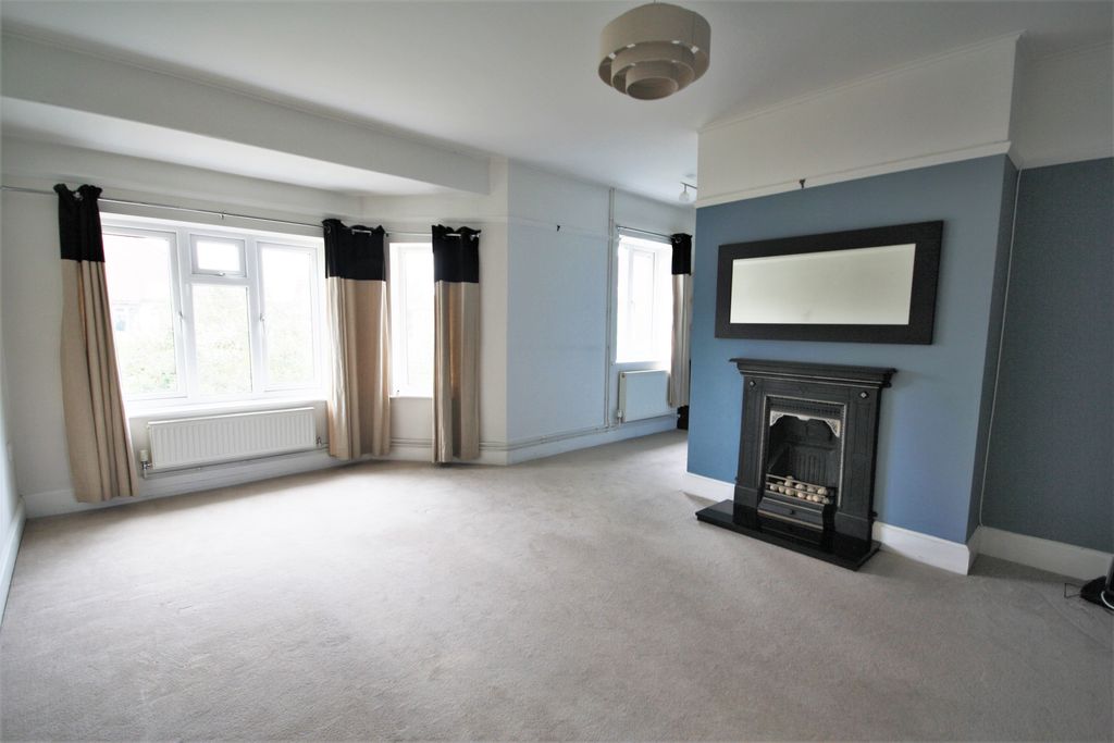 Property photo 3 of 8 Img_3710