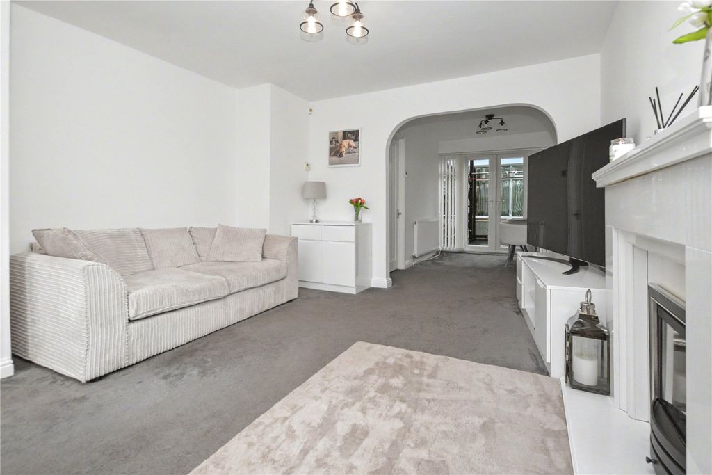 Property photo 2 of 29 Picture No. 12