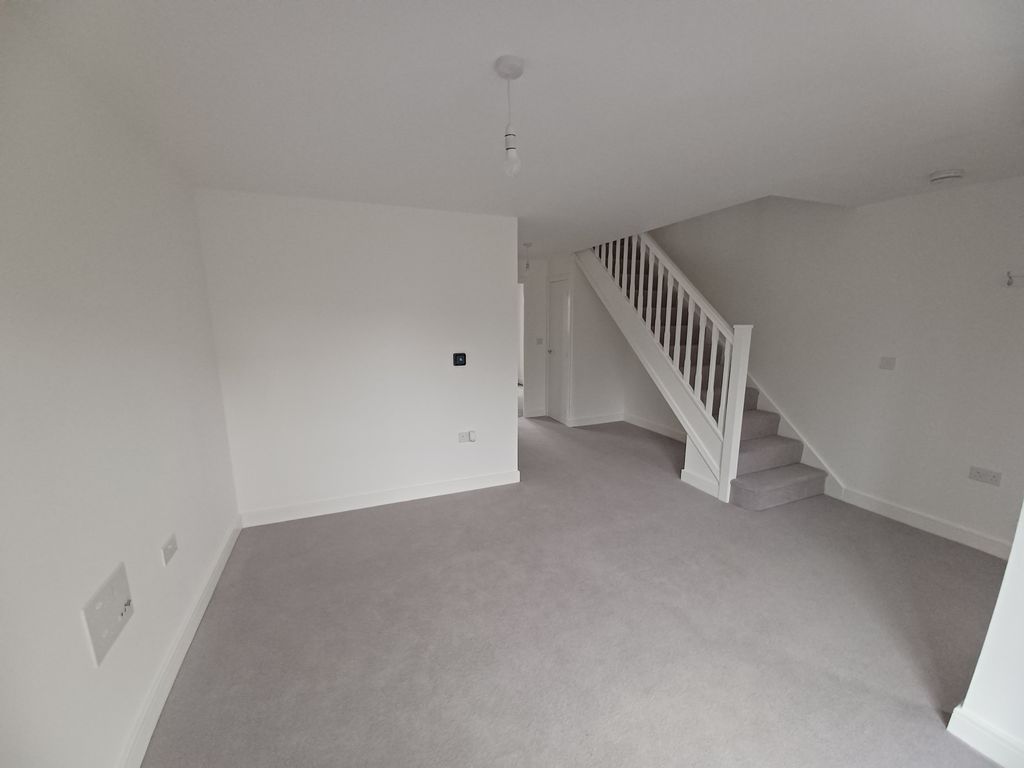 Property photo 3 of 9 Photo 1