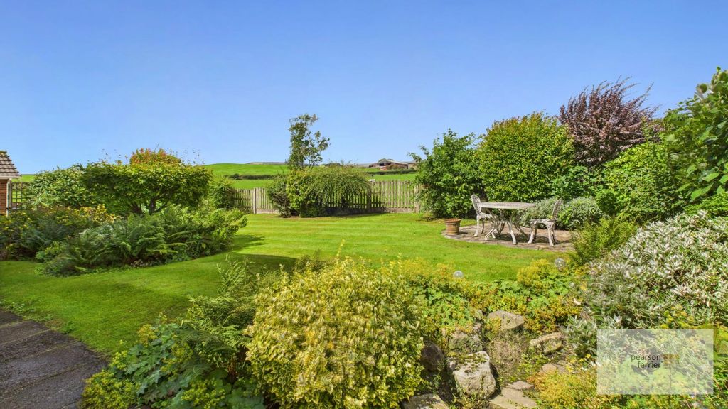 Property photo 2 of 30