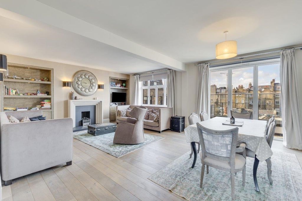 Property photo 2 of 41 Picture No. 05