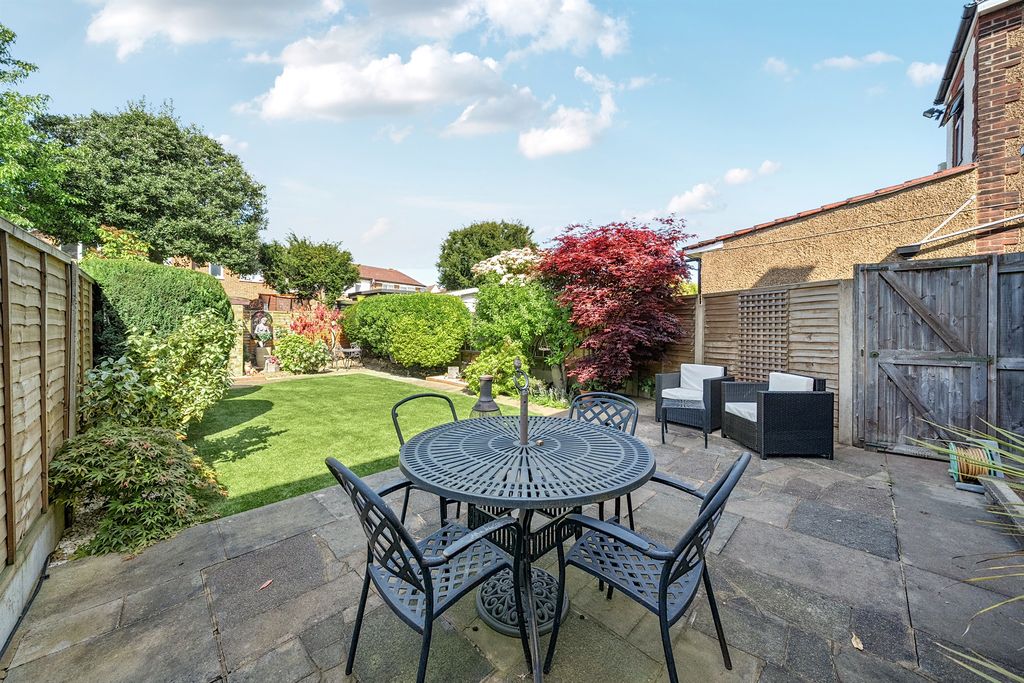 Property photo 2 of 13