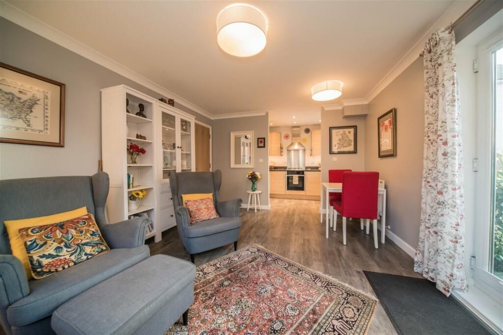 Property photo 2 of 10
