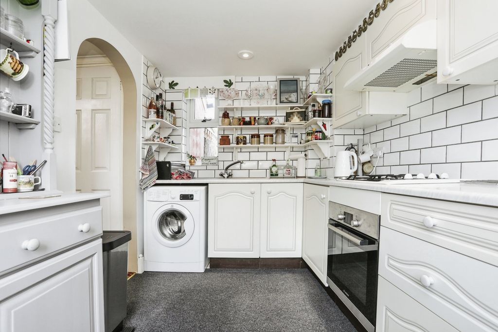 Property photo 2 of 15