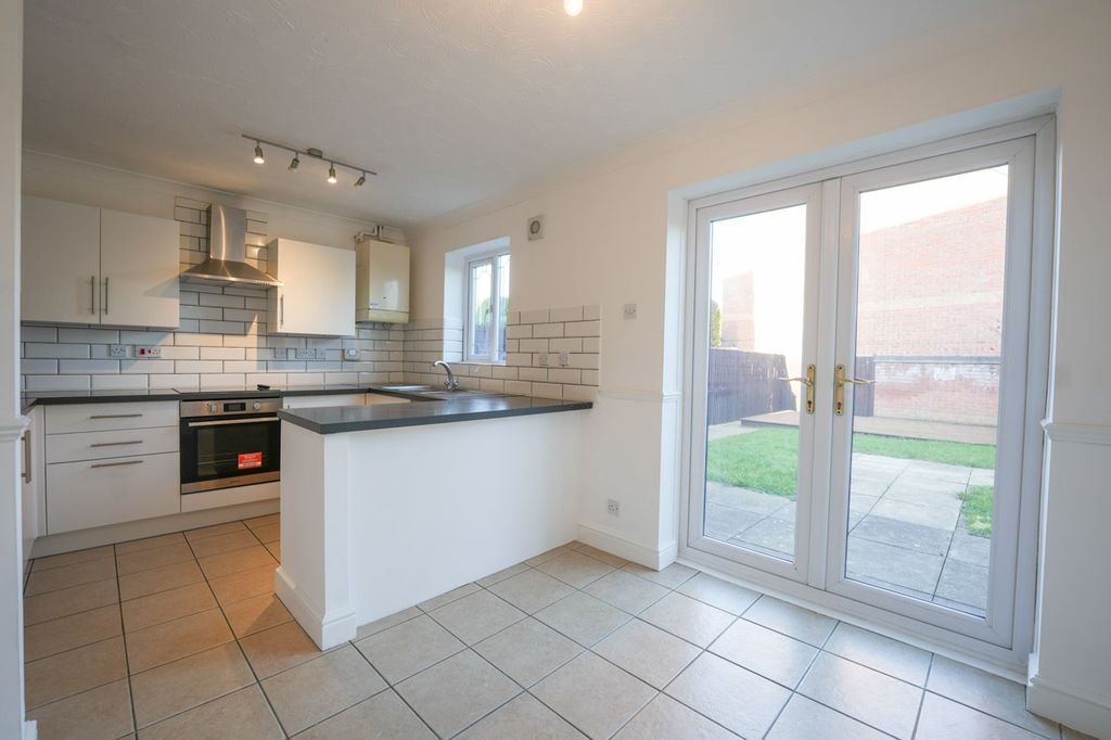 Property photo 2 of 20