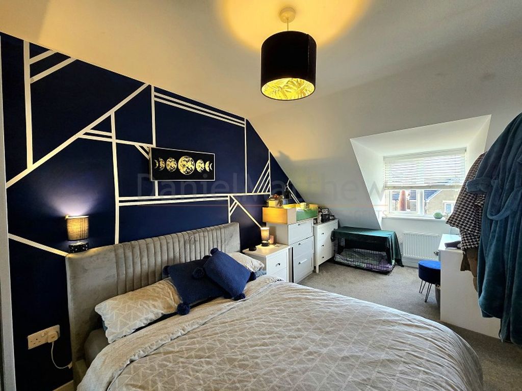 Property photo 3 of 17 Bedroom One