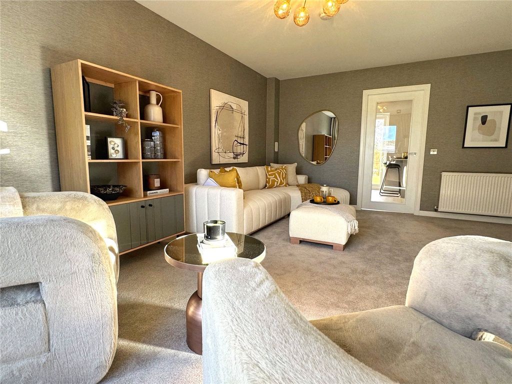 Property photo 2 of 17 Lounge