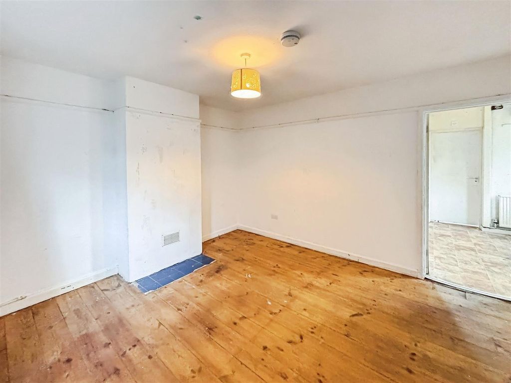 Property photo 3 of 13 Living Room (2).Jpg