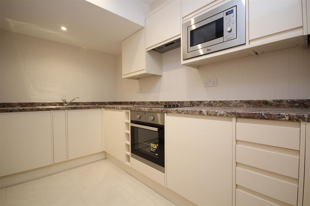 Property photo 1 of 4