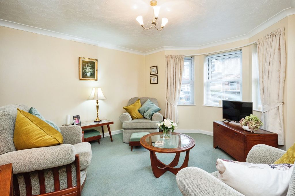 Property photo 2 of 17