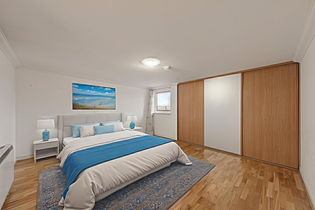 Property photo 3 of 12 094A1267